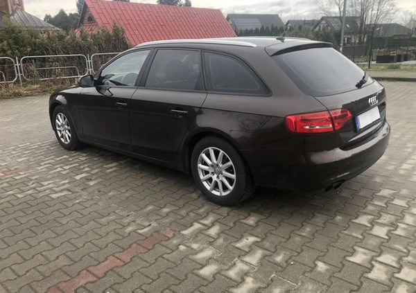 Audi A4 cena 34900 przebieg: 264000, rok produkcji 2012 z Wielichowo małe 436